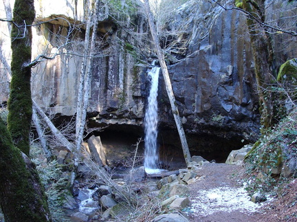 Водопад / Waterfall